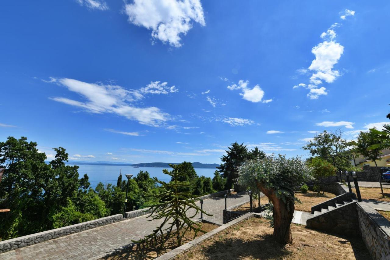 Apartments Near The Beach, With Terraces And Seaview At House B. มอชเชนิชกา ดรากา ภายนอก รูปภาพ